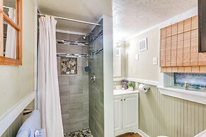 Cozy Galveston Apt w/ Patio: Close to The Strand!