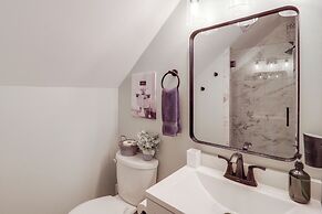 24-acre Cottage w/ Hot Tub ~ 10 Mi to Blowing Rock