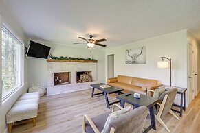 24-acre Cottage w/ Hot Tub ~ 10 Mi to Blowing Rock