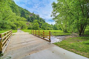 24-acre Cottage w/ Hot Tub ~ 10 Mi to Blowing Rock