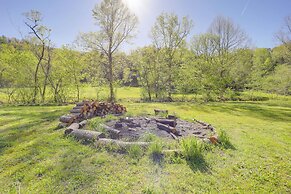 24-acre Cottage w/ Hot Tub ~ 10 Mi to Blowing Rock