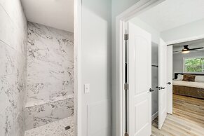 24-acre Cottage w/ Hot Tub ~ 10 Mi to Blowing Rock