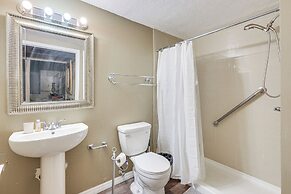 Home w/ Lanai: 12 Mi to Busch Gardens Tampa Bay!