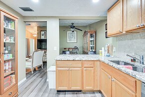 Home w/ Lanai: 12 Mi to Busch Gardens Tampa Bay!