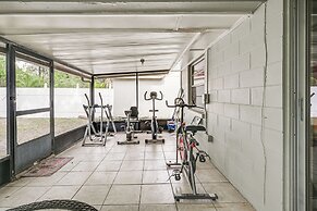 Home w/ Lanai: 12 Mi to Busch Gardens Tampa Bay!