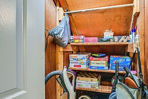 5 Mi to Cave Run Lake: Wellington Cabin w/ Deck!