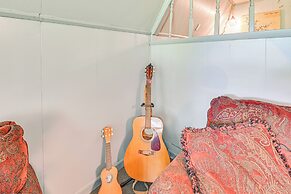 5 Mi to Cave Run Lake: Wellington Cabin w/ Deck!