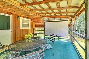 5 Mi to Cave Run Lake: Wellington Cabin w/ Deck!