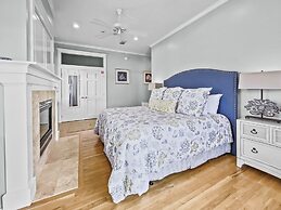 Completely Coastal Plus Sol Surfer 5 Bedroom Home by RedAwning