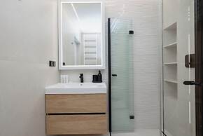 Beachside Apartment by Renters