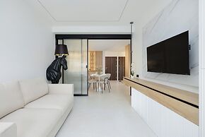 Beachside Apartment by Renters