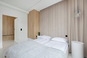 Beachside Apartment by Renters