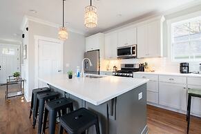 Stylish Haven In Vibrant Raleigh, 5-minute Walk To Transfer Co. Food H