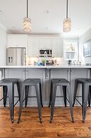 Stylish Haven In Vibrant Raleigh, 5-minute Walk To Transfer Co. Food H