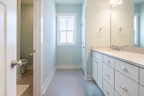 Stylish Haven In Vibrant Raleigh, 5-minute Walk To Transfer Co. Food H