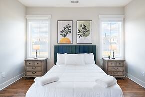 Stylish Haven In Vibrant Raleigh, 5-minute Walk To Transfer Co. Food H