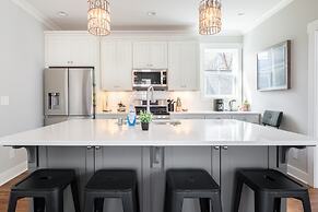 Stylish Haven In Vibrant Raleigh, 5-minute Walk To Transfer Co. Food H