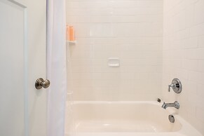 Stylish Haven In Vibrant Raleigh, 5-minute Walk To Transfer Co. Food H