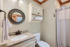 Rocky Mountain Retreat 4 Bedroom Home by RedAwning