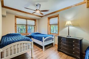 Rocky Mountain Retreat 4 Bedroom Home by RedAwning