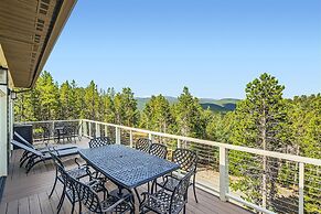 Rocky Mountain Retreat 4 Bedroom Home by RedAwning