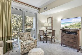 Margot Bay Condo by RedAwning