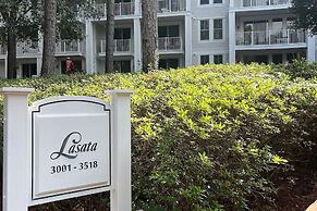 Margot Bay Condo by RedAwning