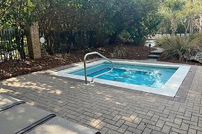 Margot Bay Condo by RedAwning