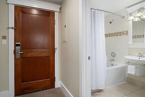 Margot Bay Condo by RedAwning