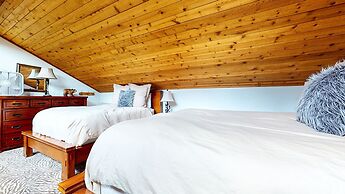 Snowflower #75 3 Bedroom Condo by RedAwning