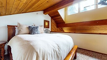 Snowflower #75 3 Bedroom Condo by RedAwning