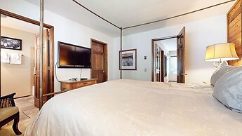 Snowflower #75 3 Bedroom Condo by RedAwning