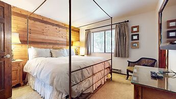 Snowflower #75 3 Bedroom Condo by RedAwning