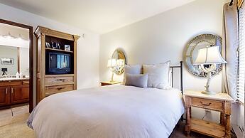 Snowflower #75 3 Bedroom Condo by RedAwning