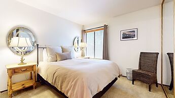 Snowflower #75 3 Bedroom Condo by RedAwning