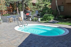 Snowflower #75 3 Bedroom Condo by RedAwning