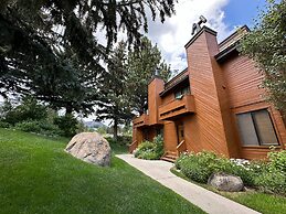 Snowflower #75 3 Bedroom Condo by RedAwning