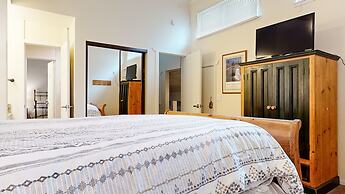 Summit #48 3 Bedroom Condo by RedAwning