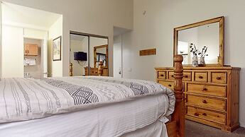 Summit #48 3 Bedroom Condo by RedAwning