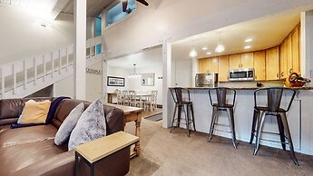 Summit #48 3 Bedroom Condo by RedAwning