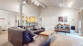 Summit #48 3 Bedroom Condo by RedAwning