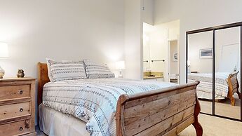 Summit #48 3 Bedroom Condo by RedAwning