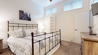 Summit #48 3 Bedroom Condo by RedAwning