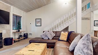 Summit #48 3 Bedroom Condo by RedAwning