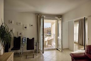 Promenada by Baltic Home