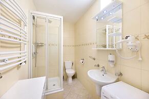 Promenada by Baltic Home