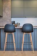 Tropic Night Apartment by Litto