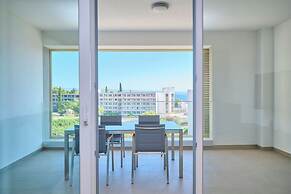 Tropic Night Apartment by Litto