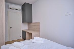 Tropic Night Apartment by Litto