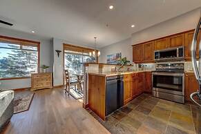 Creekside 2 Bedroom With Incredible Mountain Views